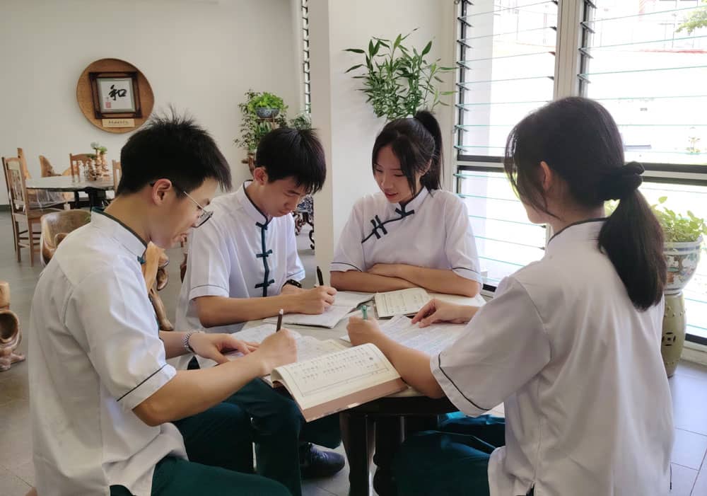 Students learning together at MAHANS